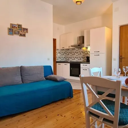 Turan * Jelsa (Hvar)