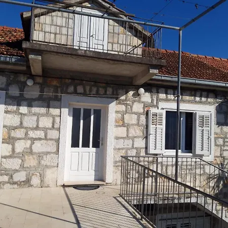 Turan * Jelsa (Hvar)